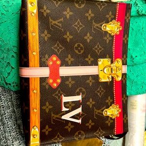 Louie Vuitton limited edition Toiletry 2018 bag.